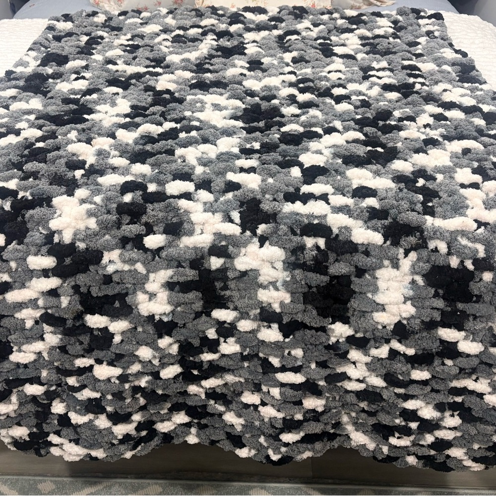 Cozy Black and White Chunky Hand Knit Blanket Hey Raiders Fans!!! 55x45